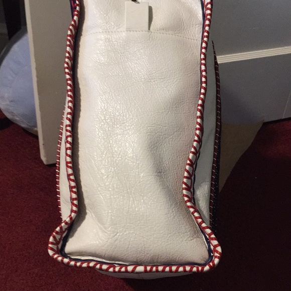 BALENCIAGA TOTE AUTHENTIC - Picture 8 of 16